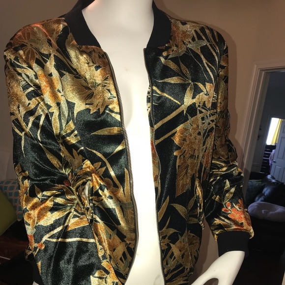 Zara Jackets & Blazers - Zara bomber jacket